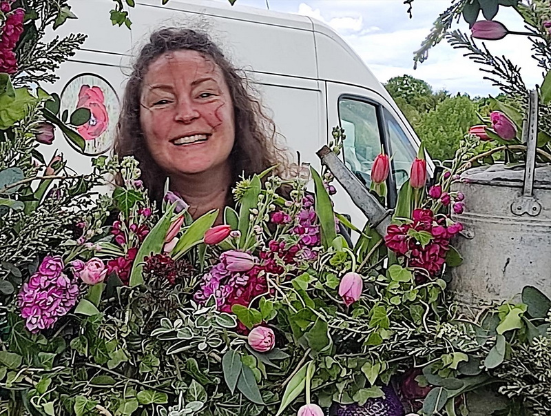 bee happy flowers mid devon