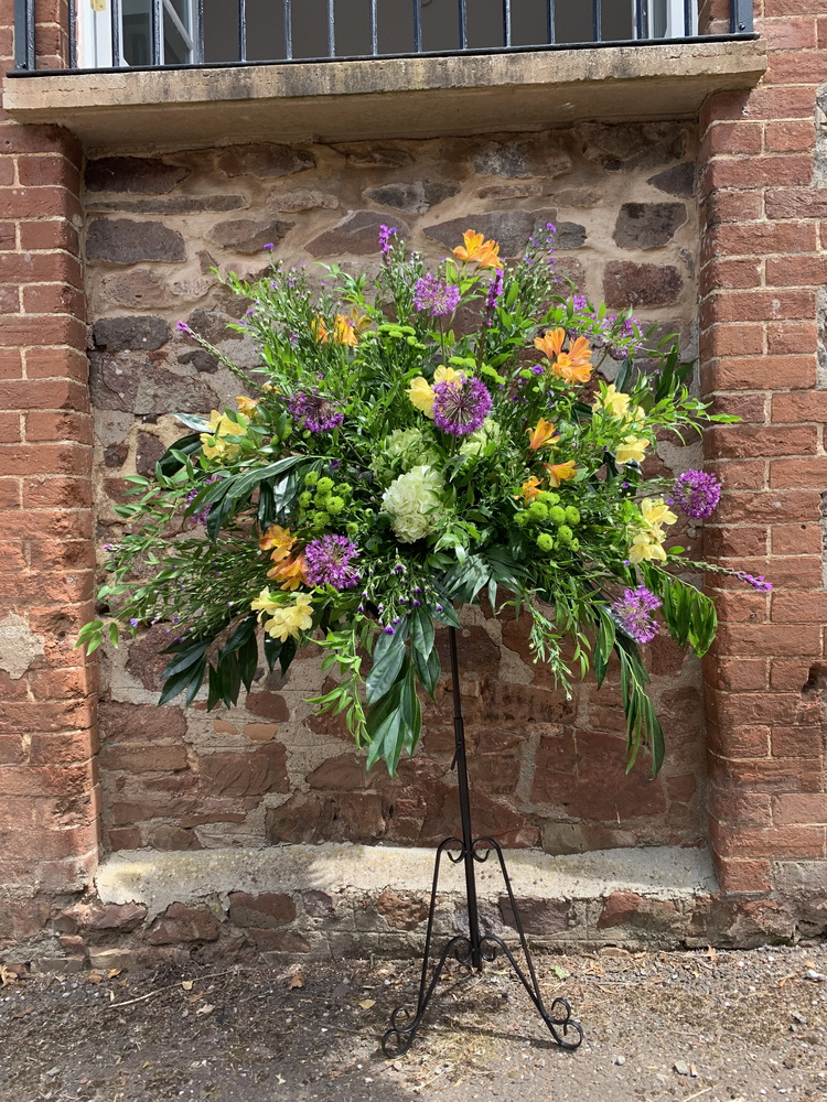 Bee Happy Flowers Middevon Weddings 10