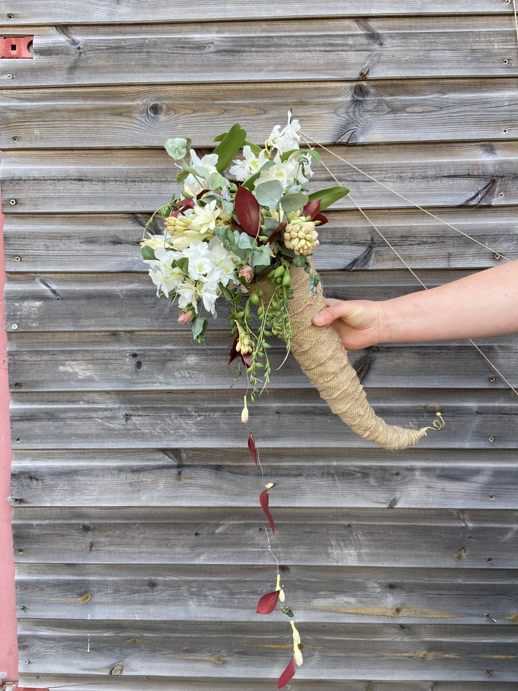 Bee Happy Flowers Middevon Weddings 35