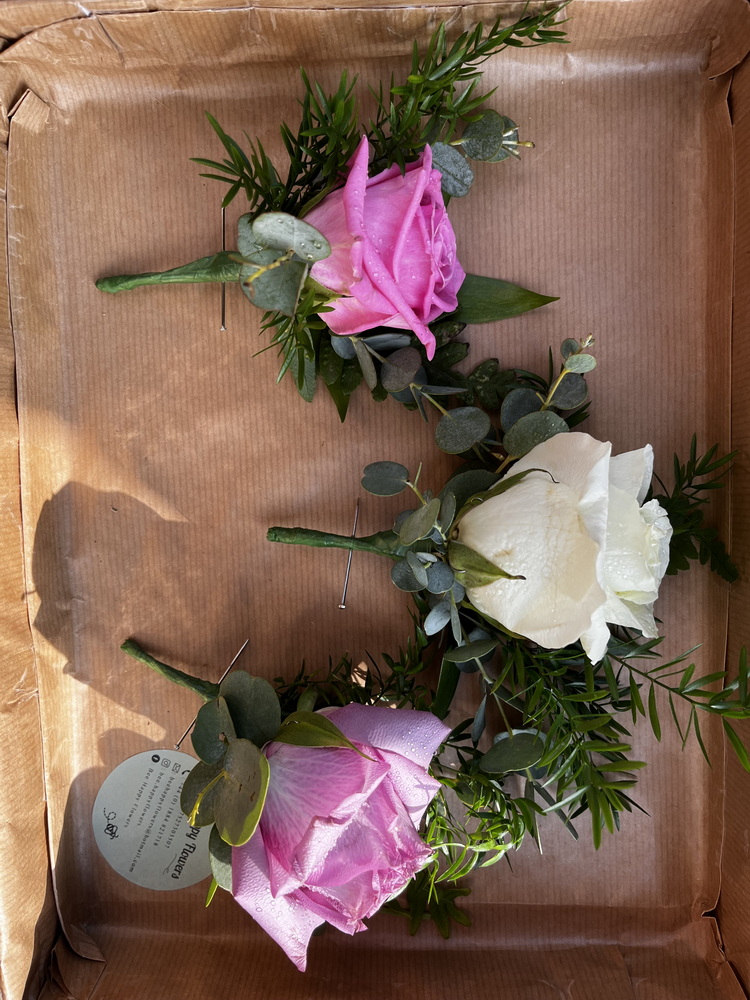 Bee Happy Flowers Middevon Weddings 44