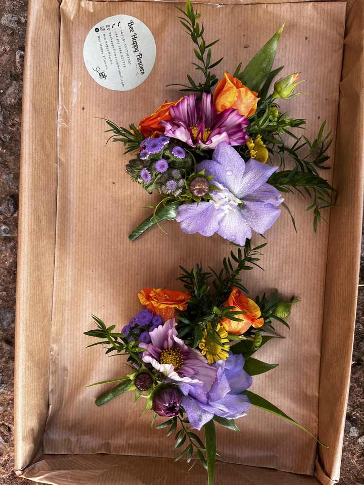 Bee Happy Flowers Middevon Weddings 45