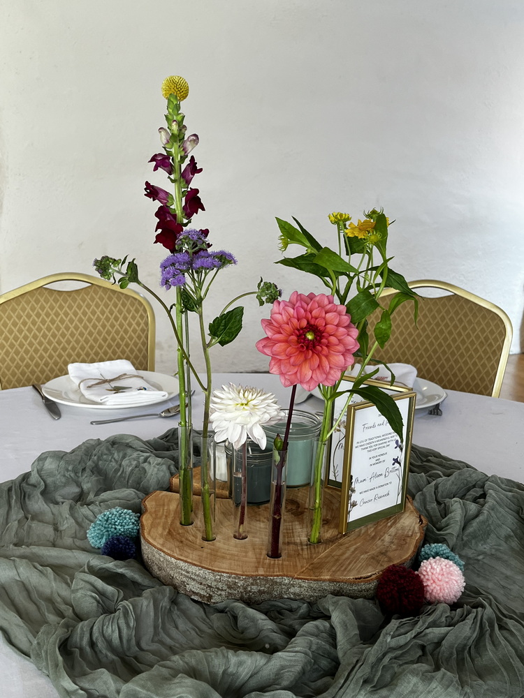 Bee Happy Flowers Middevon Weddings 47
