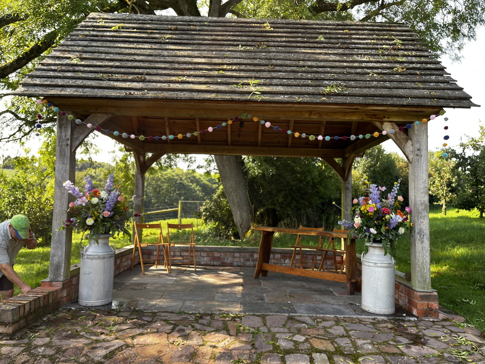 Bee Happy Flowers Middevon Weddings 48