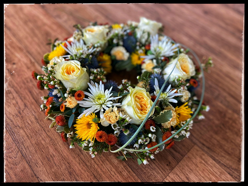 Funeral Sympathy Flowers Middevon Beehappy 16