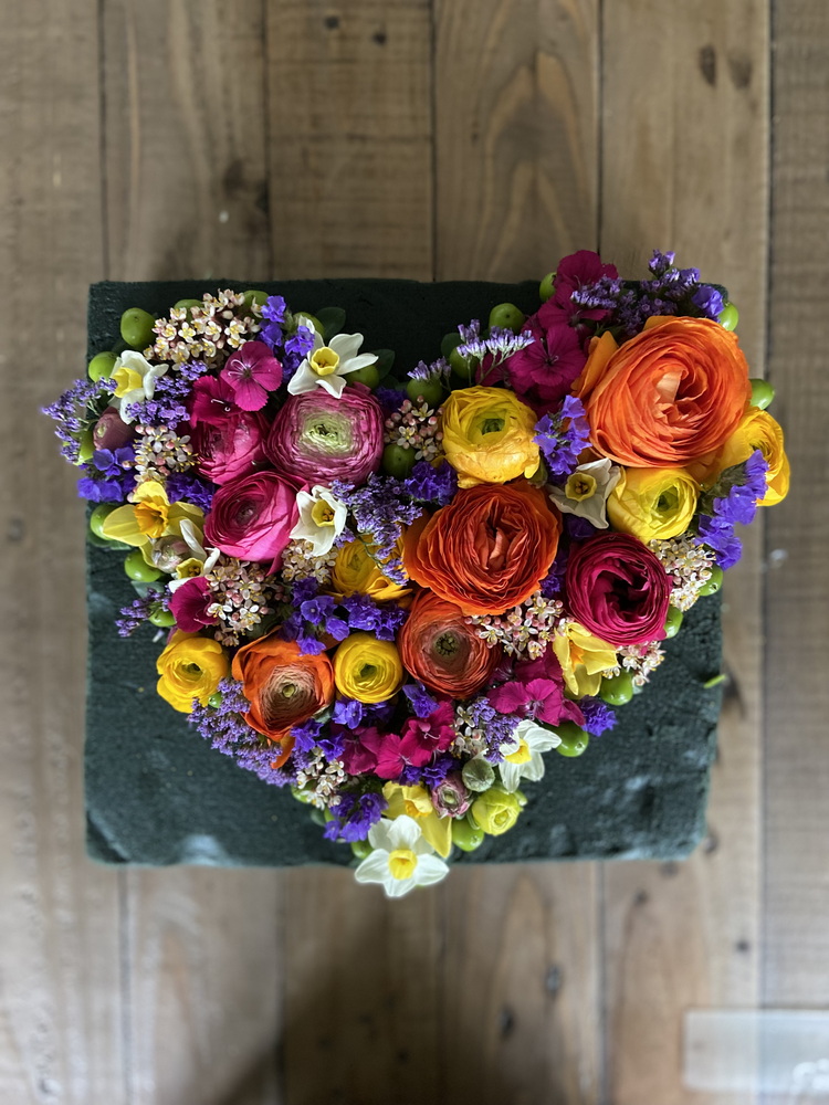 Funeral Sympathy Flowers Middevon Beehappy 40