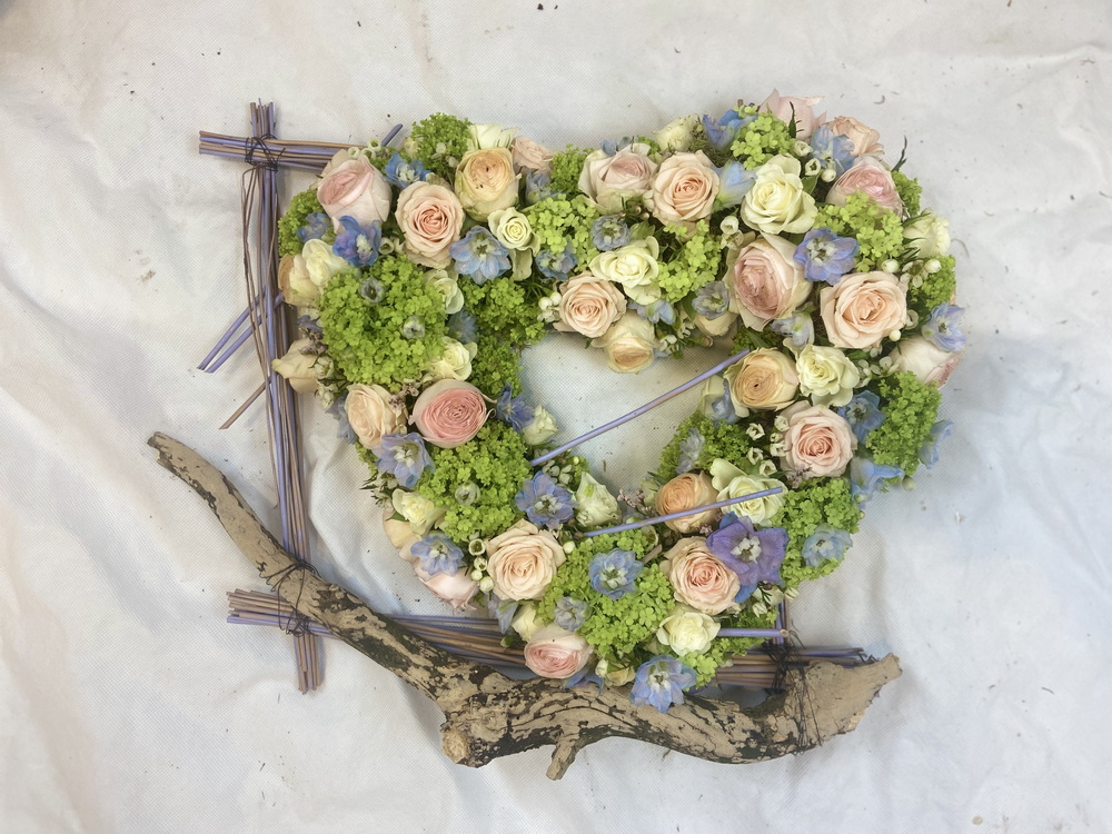 Funeral Sympathy Flowers Middevon Beehappy 46